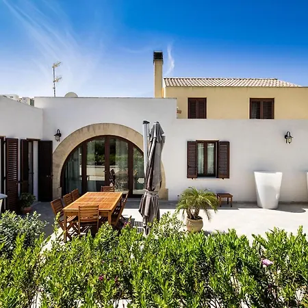 Sleeps 6 Pool Wifi * Porticalazzo