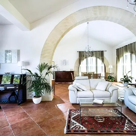 Sleeps 6 Pool Wifi فيلة Porticalazzo
