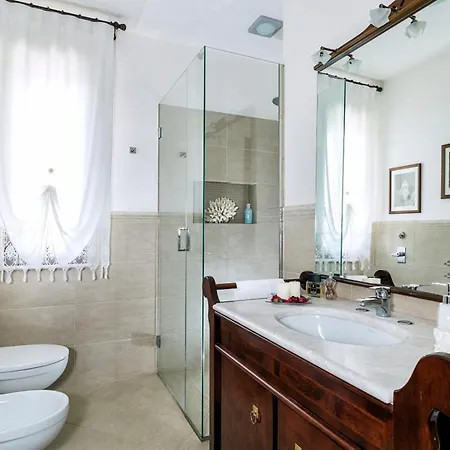 Sleeps 6 Pool Wifi فيلة Porticalazzo