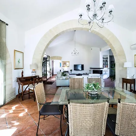 Sleeps 6 Pool Wifi