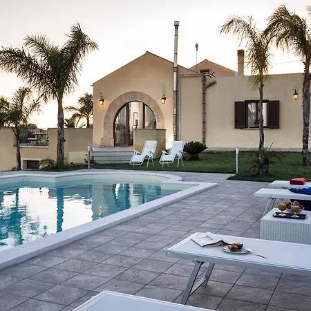 Sleeps 6 Pool Wifi * Porticalazzo